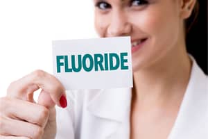 fluoride varnish side effects